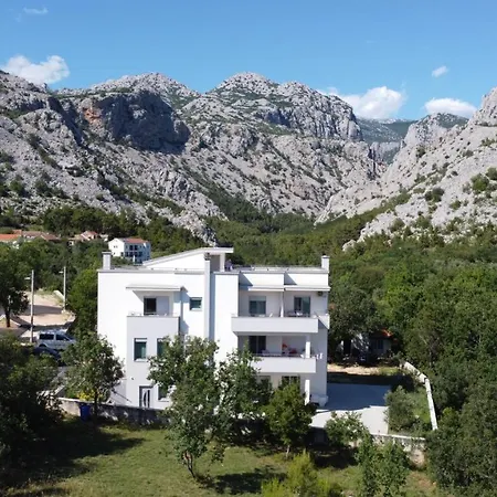 Anica Kuk Daire Starigrad Paklenica