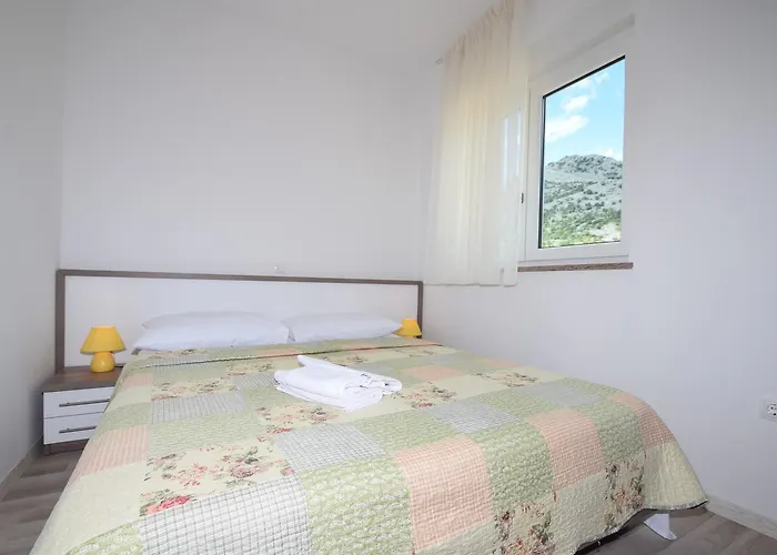 Anica Kuk * Starigrad Paklenica